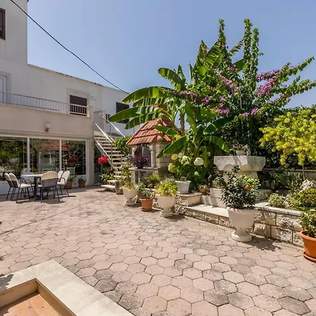 阿米戈别墅旅馆 珀德垂那