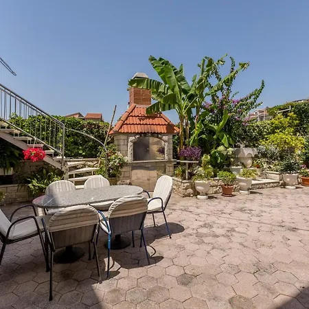 阿米戈别墅旅馆 招待所 4*