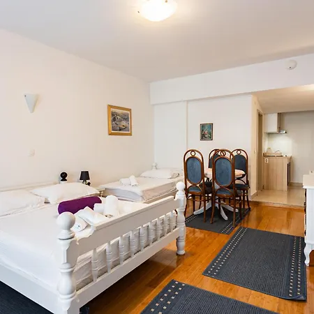 Guest house Amigo Podstrana