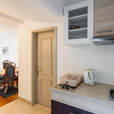 Guest house Amigo 4*