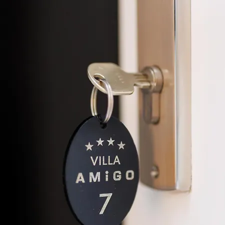 Amigo 4*