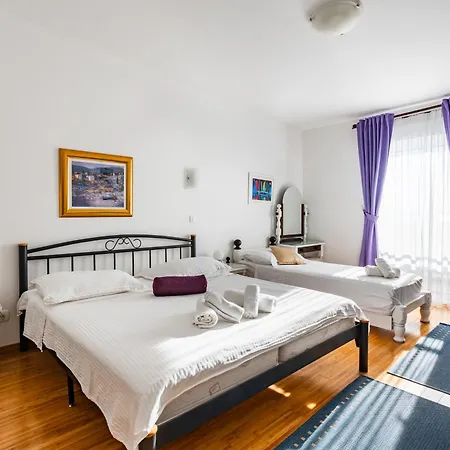 Amigo Guest house 4*