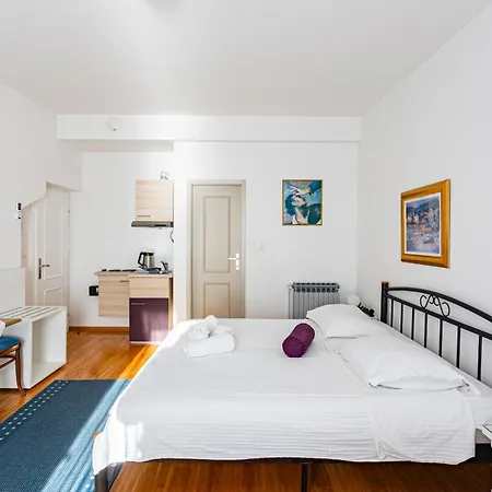 Guest house Amigo 4*