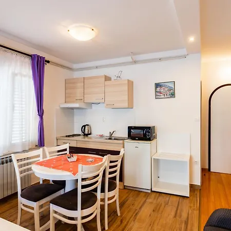 Gostinjska kuća Amigo Podstrana