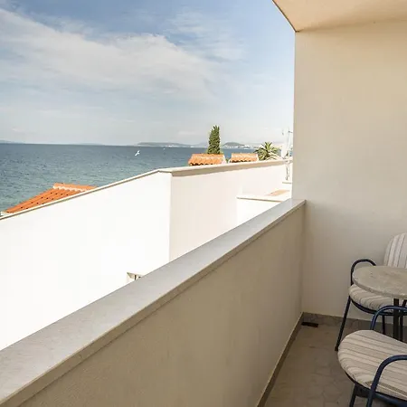 Guest house Amigo 4*