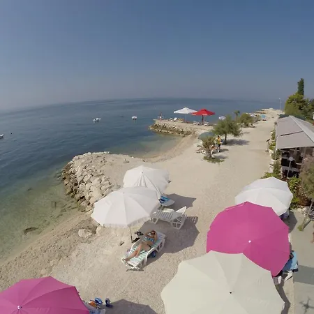 阿米戈别墅旅馆 珀德垂那