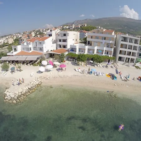 Guest house Amigo 4*