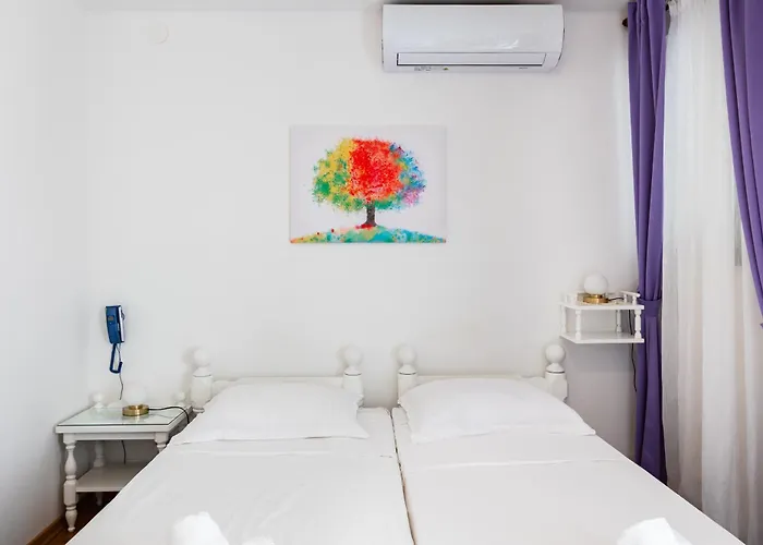 Pensión Amigo Podstrana