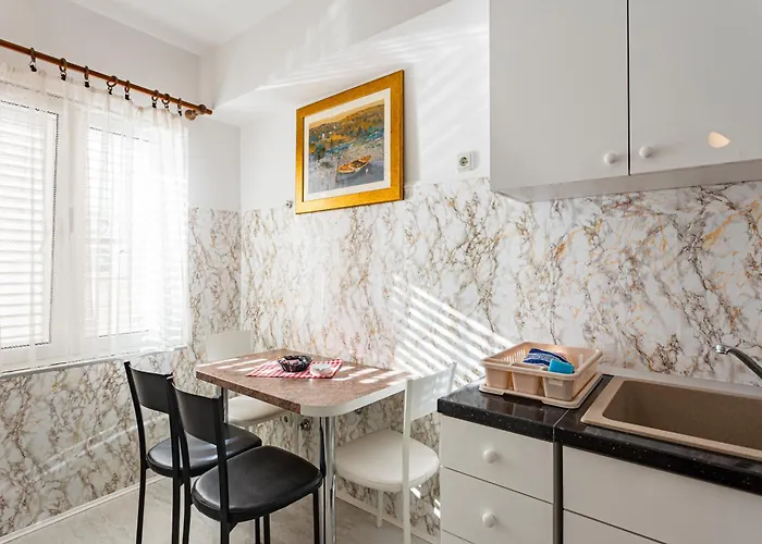 Pensión Amigo Podstrana