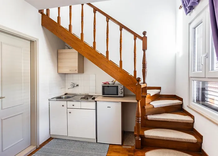 Amigo Pensión Podstrana