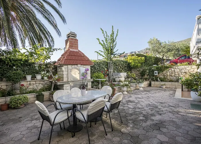 Pensión Amigo Podstrana