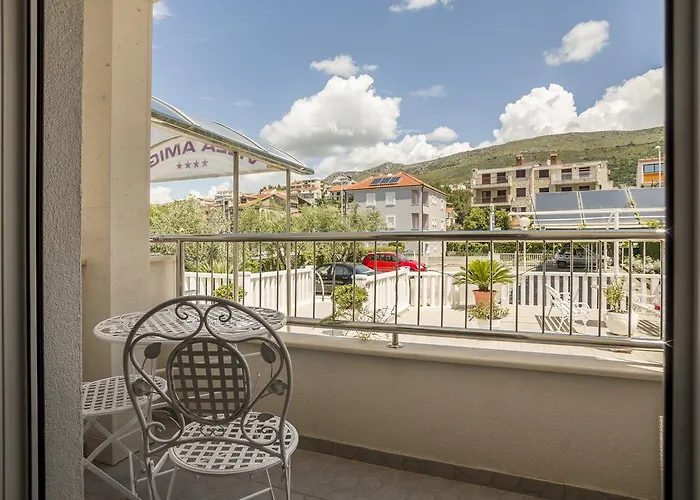 Pensión Amigo Podstrana